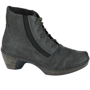 Naot Avila boots size 40